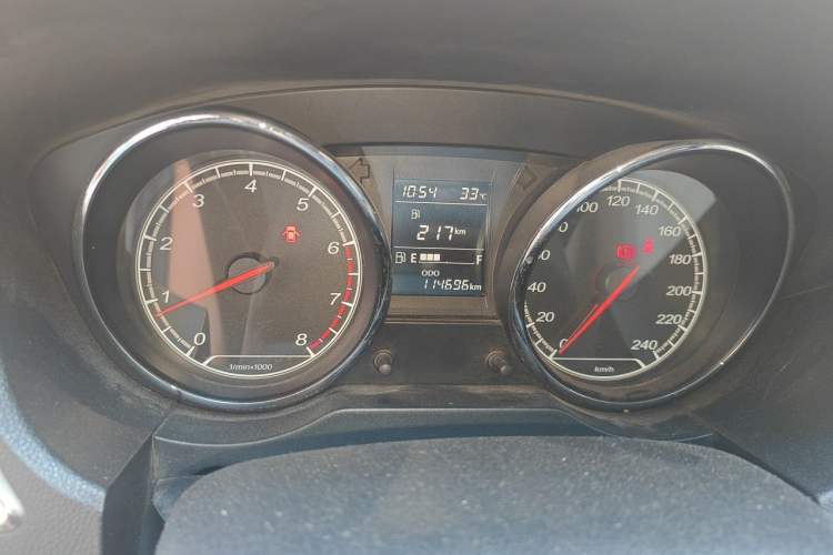 Used Bestune B30 2016 1.6L manual luxury version Odometer Close Up