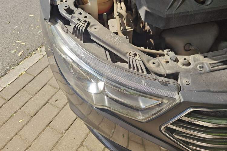 Used Bestune B30 2016 1.6L Automatic Luxury Model Right Front Headlight