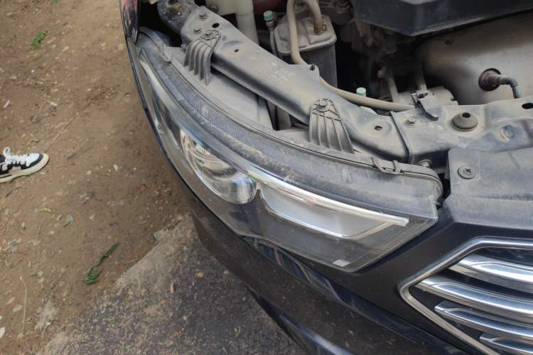 Used Bestune B30 2016 1.6L manual luxury version Right Front Headlight