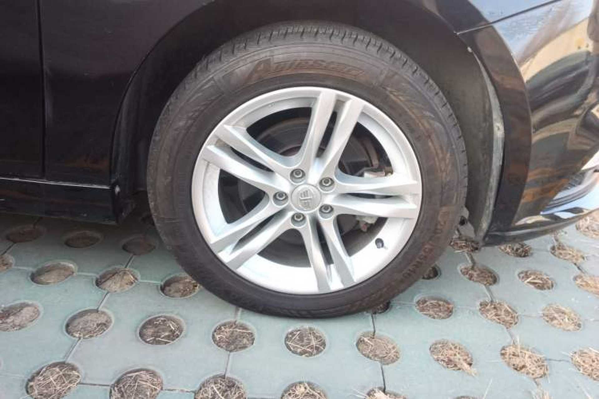 Used Bestune B30 2016 1.6L Automatic Luxury Model Right Front Wheel Hub