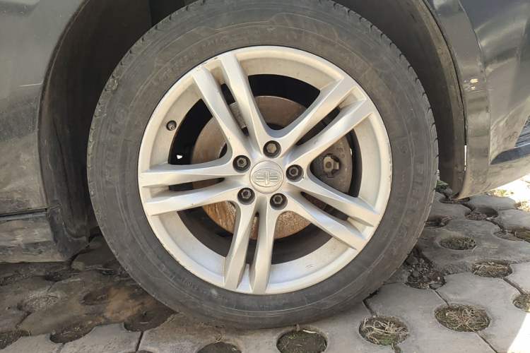 Used Bestune B30 2016 1.6L manual Comfort trim level Right Front Wheel Hub