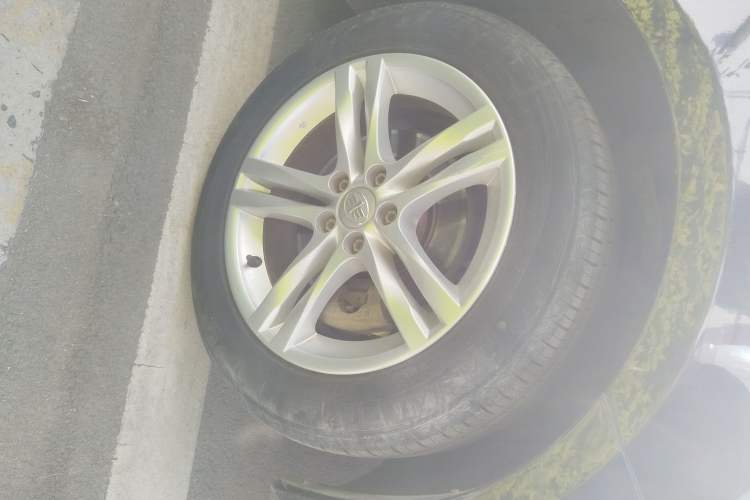 Used Bestune B30 2016 1.6L manual Comfort trim level Right Front Wheel Hub
