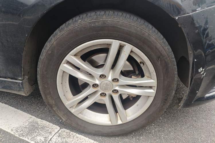 Used Bestune B30 2016 1.6L Automatic Luxury Model Right Front Wheel Hub