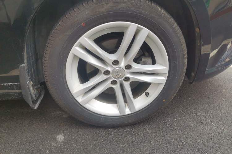 Used Bestune B30 2016 1.6L manual Comfort trim level Right Front Wheel Hub