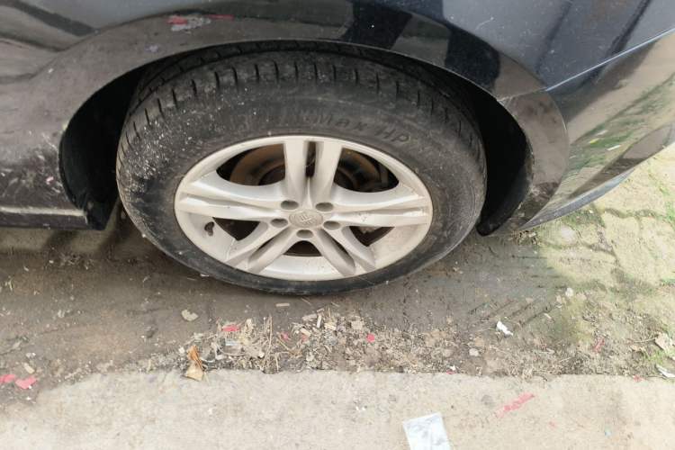 Used Bestune B30 2016 1.6L Automatic Luxury Model Right Front Wheel Hub