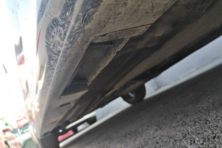 Used Bestune B30 2016 1.6L Automatic Luxury Model Right Side Sill