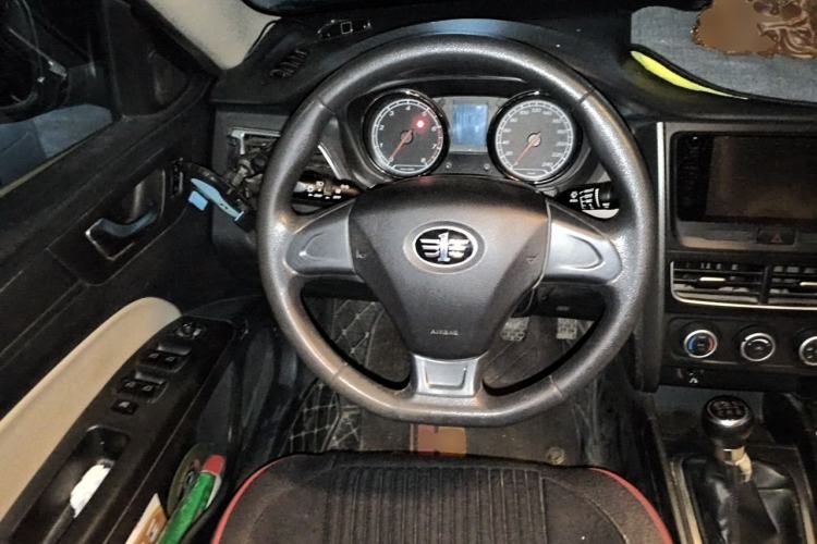 Used Bestune B30 2016 1.6L manual Comfort trim level Steering Wheel