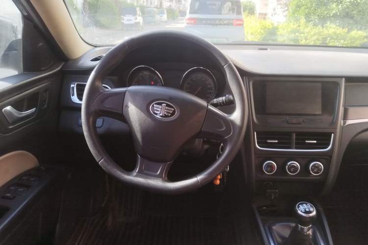 Used Bestune B30 2016 1.6L manual Comfort trim level Steering Wheel