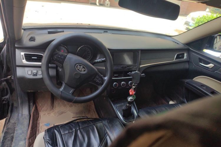 Used Bestune B30 2016 1.6L manual luxury version Steering Wheel