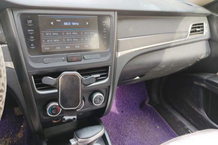 Used Bestune B30 2016 1.6L Automatic Premium Edition Audio And AC Panel