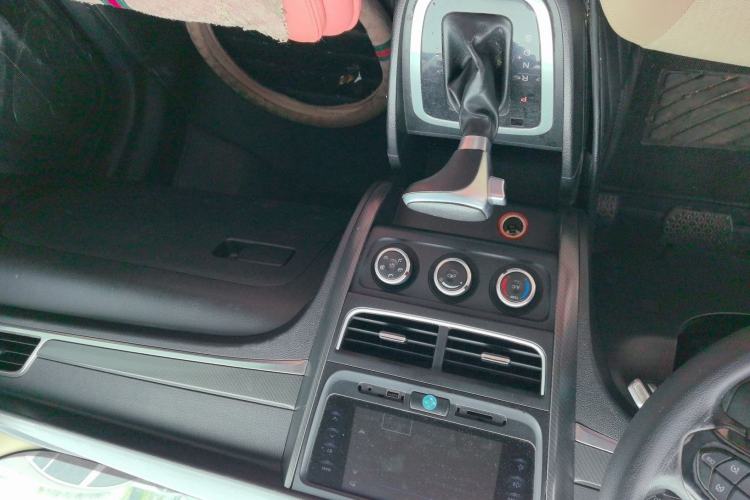 Used Bestune B30 2016 1.6L Automatic Luxury Model Audio And AC Panel