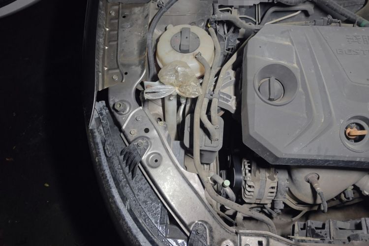 Used Bestune B30 2016 1.6L manual luxury version Engine Bay Right