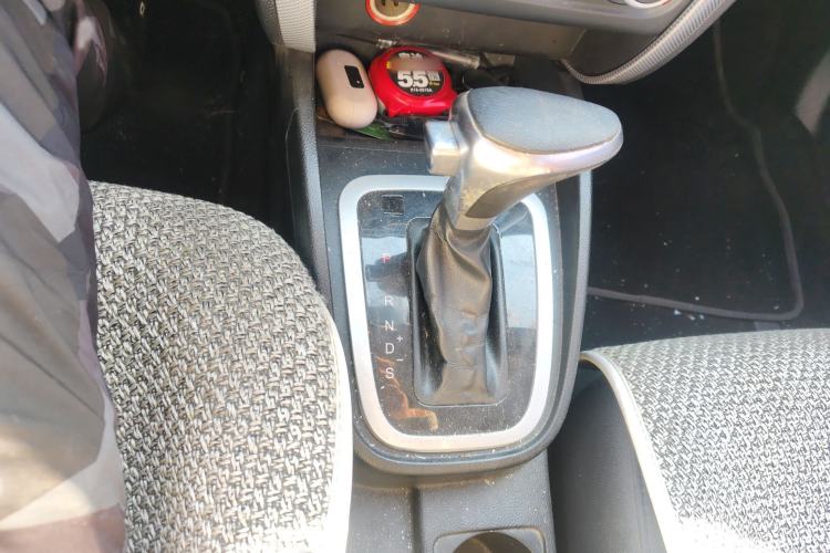 Used Bestune B30 2016 1.6L Automatic Luxury Model Gear Lever