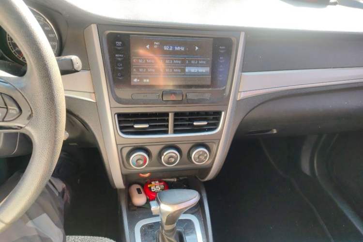Used Bestune B30 2016 1.6L Automatic Luxury Model Interior 5