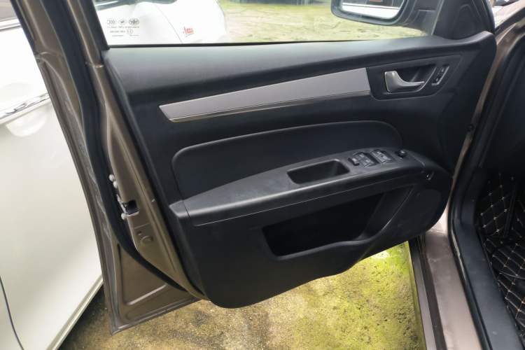 Used Bestune B30 2016 1.6L Automatic Luxury Model Left Front Door Interior