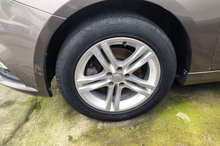 Used Bestune B30 2016 1.6L Automatic Luxury Model Left Front Wheel Hub