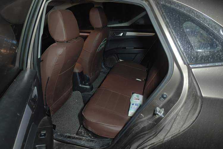 Used Bestune B30 2016 1.6L manual luxury version Left Rear Seat