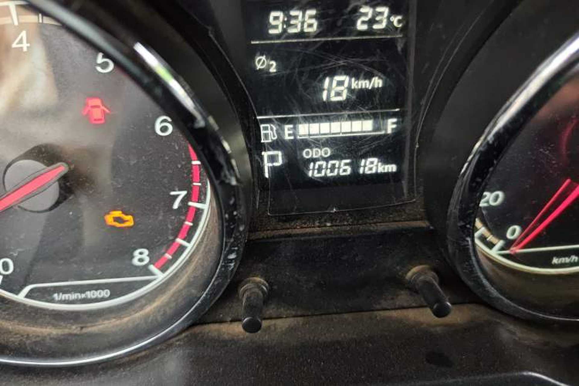 Used Bestune B30 2016 1.6L Automatic Luxury Model Odometer Close Up