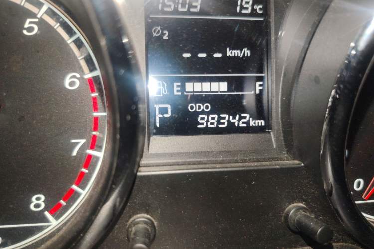 Used Bestune B30 2016 1.6L Automatic Luxury Model Odometer Close Up