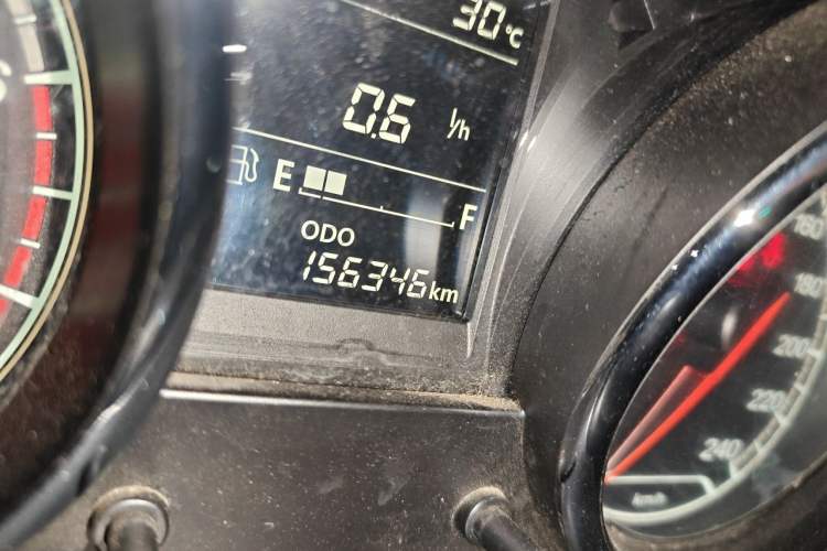 Used Bestune B30 2016 1.6L manual luxury version Odometer Close Up