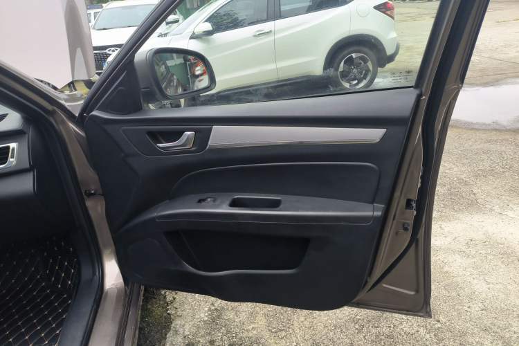 Used Bestune B30 2016 1.6L Automatic Luxury Model Right Front Door Interior