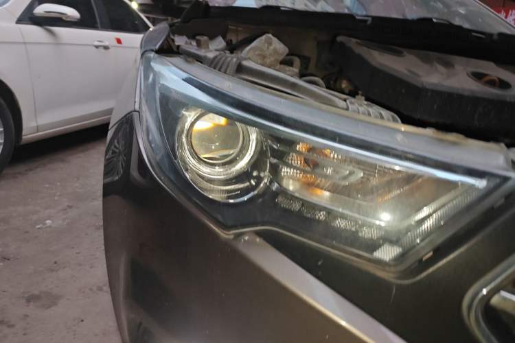 Used Bestune B30 2016 1.6L manual luxury version Right Front Headlight