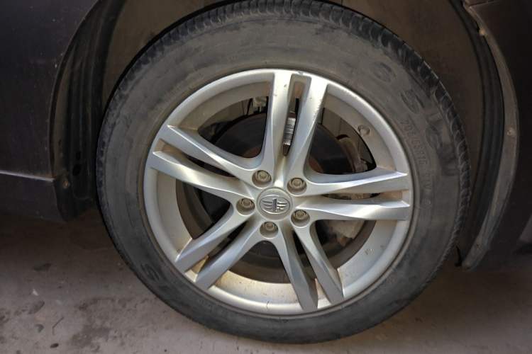 Used Bestune B30 2016 1.6L manual luxury version Right Front Wheel Hub