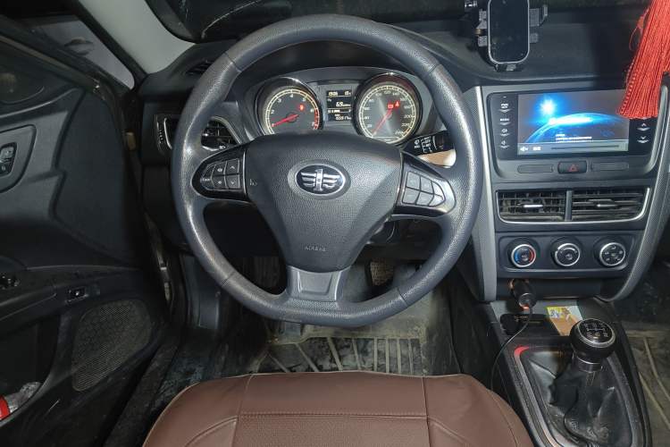 Used Bestune B30 2016 1.6L manual luxury version Steering Wheel