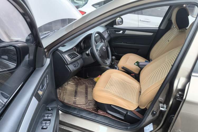 Used Bestune B30 2016 1.6L manual luxury version Driver Seat