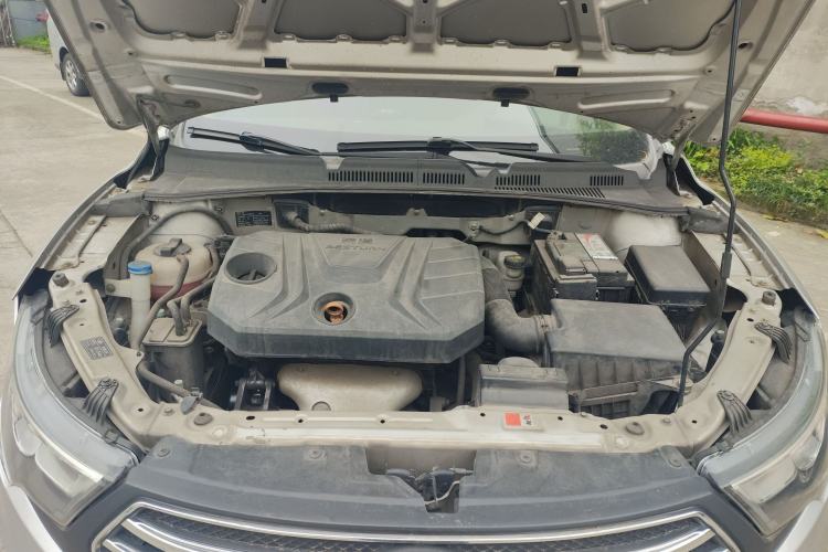 Used Bestune B30 2016 1.6L manual luxury version Engine Bay