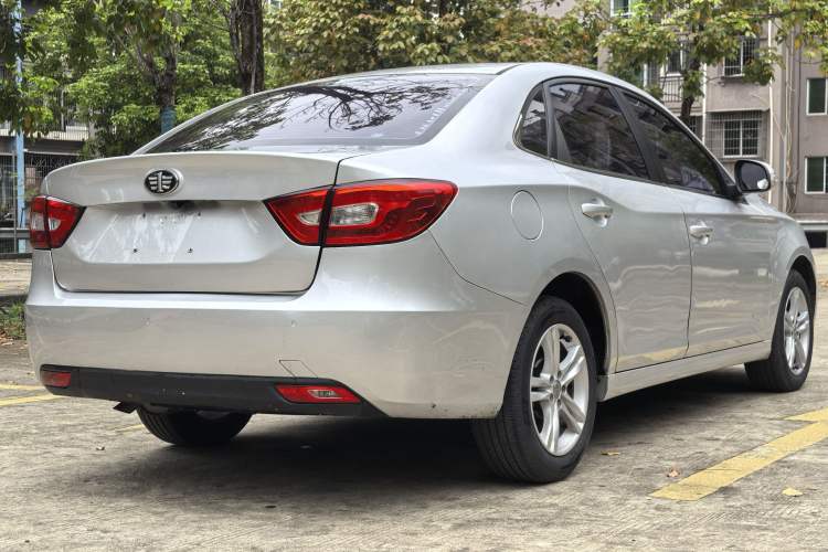 Used Bestune B30 2016 1.6L manual luxury version Exterior 3