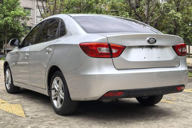 Used Bestune B30 2016 1.6L manual luxury version Exterior 5