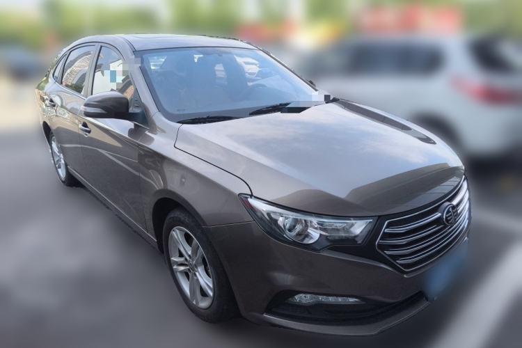 Used Bestune B30 2016 1.6L manual luxury version Front Right 45 Deg