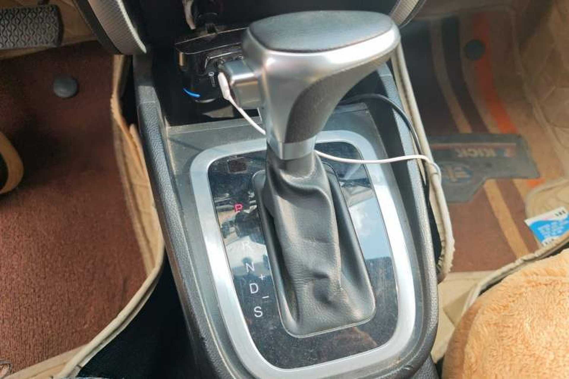 Used Bestune B30 2016 1.6L Automatic Luxury Model Gear Lever