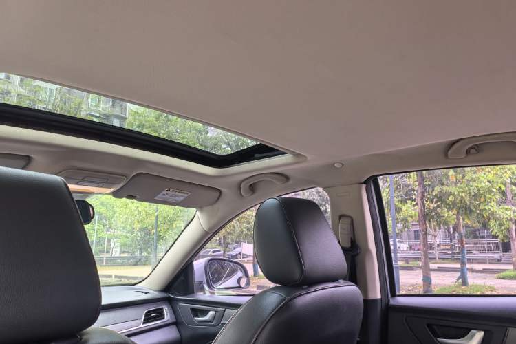 Used Bestune B30 2016 1.6L manual luxury version Headliner