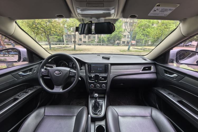 Used Bestune B30 2016 1.6L manual luxury version Interior 11