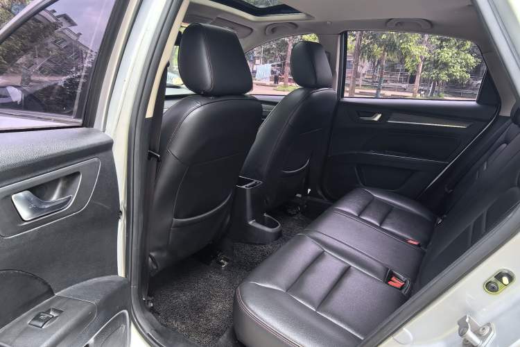 Used Bestune B30 2016 1.6L manual luxury version Interior 7