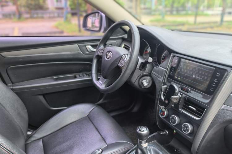 Used Bestune B30 2016 1.6L manual luxury version Interior 8