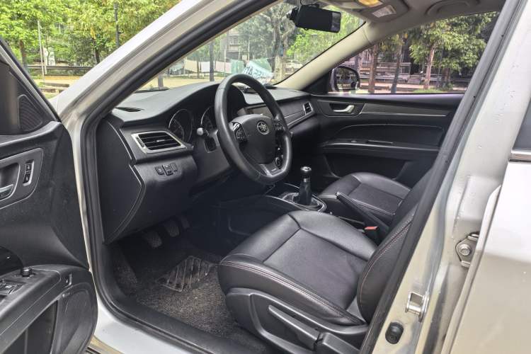 Used Bestune B30 2016 1.6L manual luxury version Left Front Seat