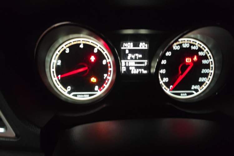Used Bestune B30 2016 1.6L Automatic Luxury Model Odometer Close Up
