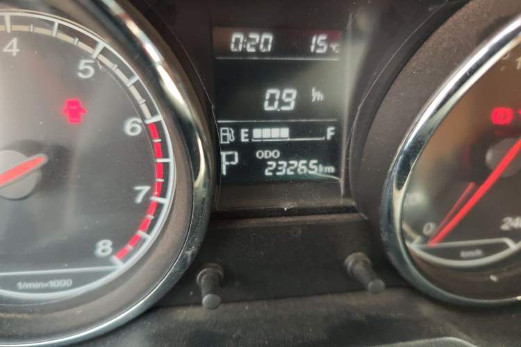 Used Bestune B30 2016 1.6L Automatic Luxury Model Odometer Close Up