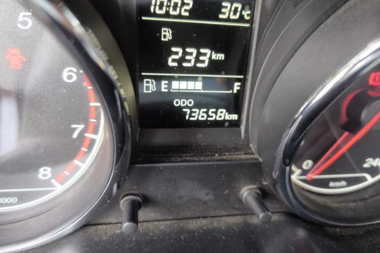 Used Bestune B30 2016 1.6L manual luxury version Odometer Close Up