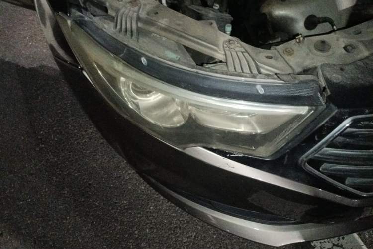 Used Bestune B30 2016 1.6L Automatic Premium Edition Right Front Headlight