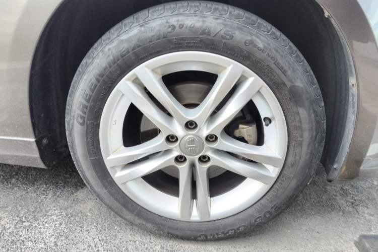 Used Bestune B30 2016 1.6L manual luxury version Right Front Wheel Hub