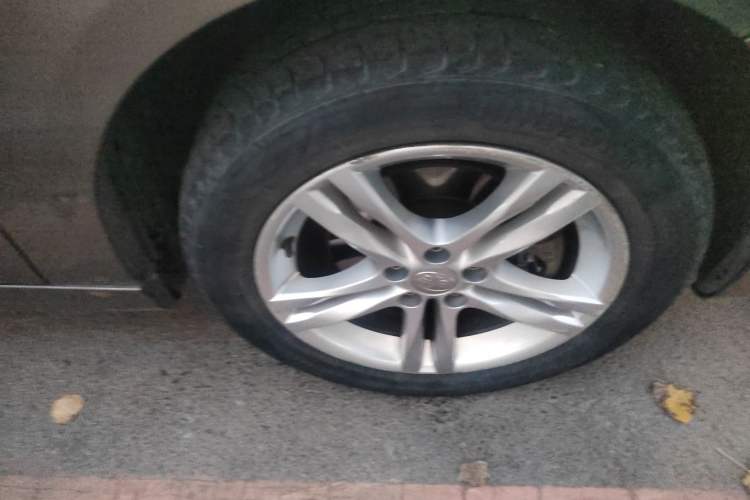 Used Bestune B30 2016 1.6L Automatic Premium Edition Right Front Wheel Hub