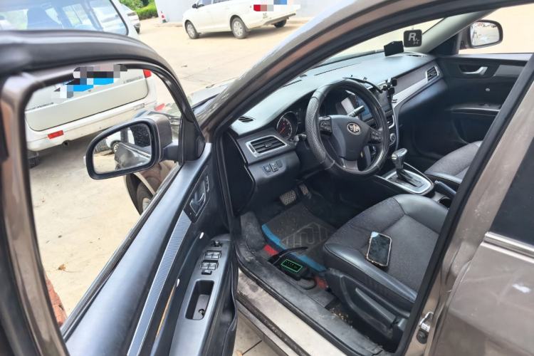 Used Bestune B30 2016 1.6L Automatic Premium Edition Driver Seat