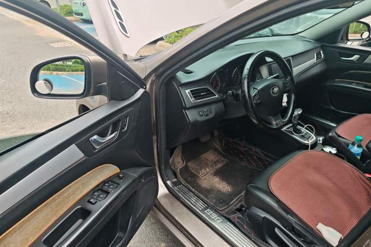 Used Bestune B30 2016 1.6L Automatic Luxury Model Driver Seat