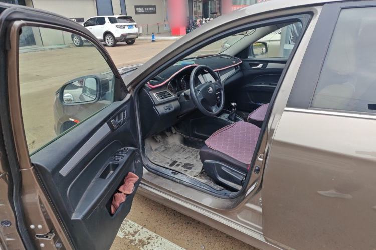 Used Bestune B30 2016 1.6L manual Comfort trim level Driver Seat