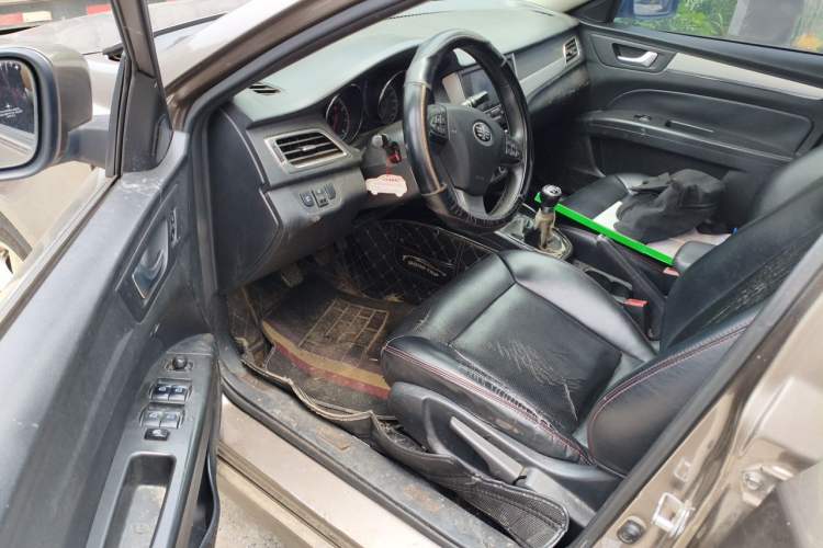 Used Bestune B30 2016 1.6L manual luxury version Driver Seat