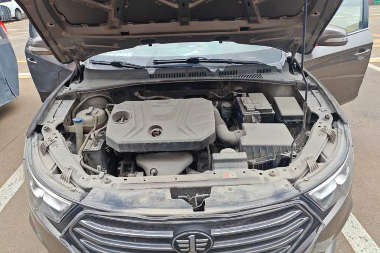 Used Bestune B30 2016 1.6L manual Comfort trim level Engine Bay